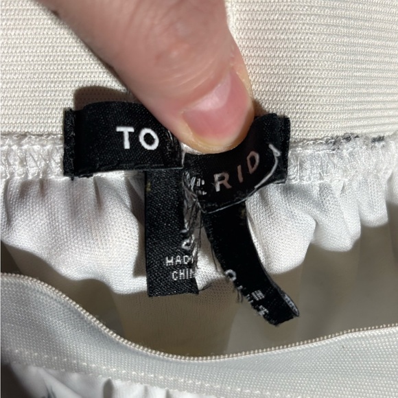 Torrid A-Line Skirt with Yellow and Gray Floral Design - Picture 2 of 2